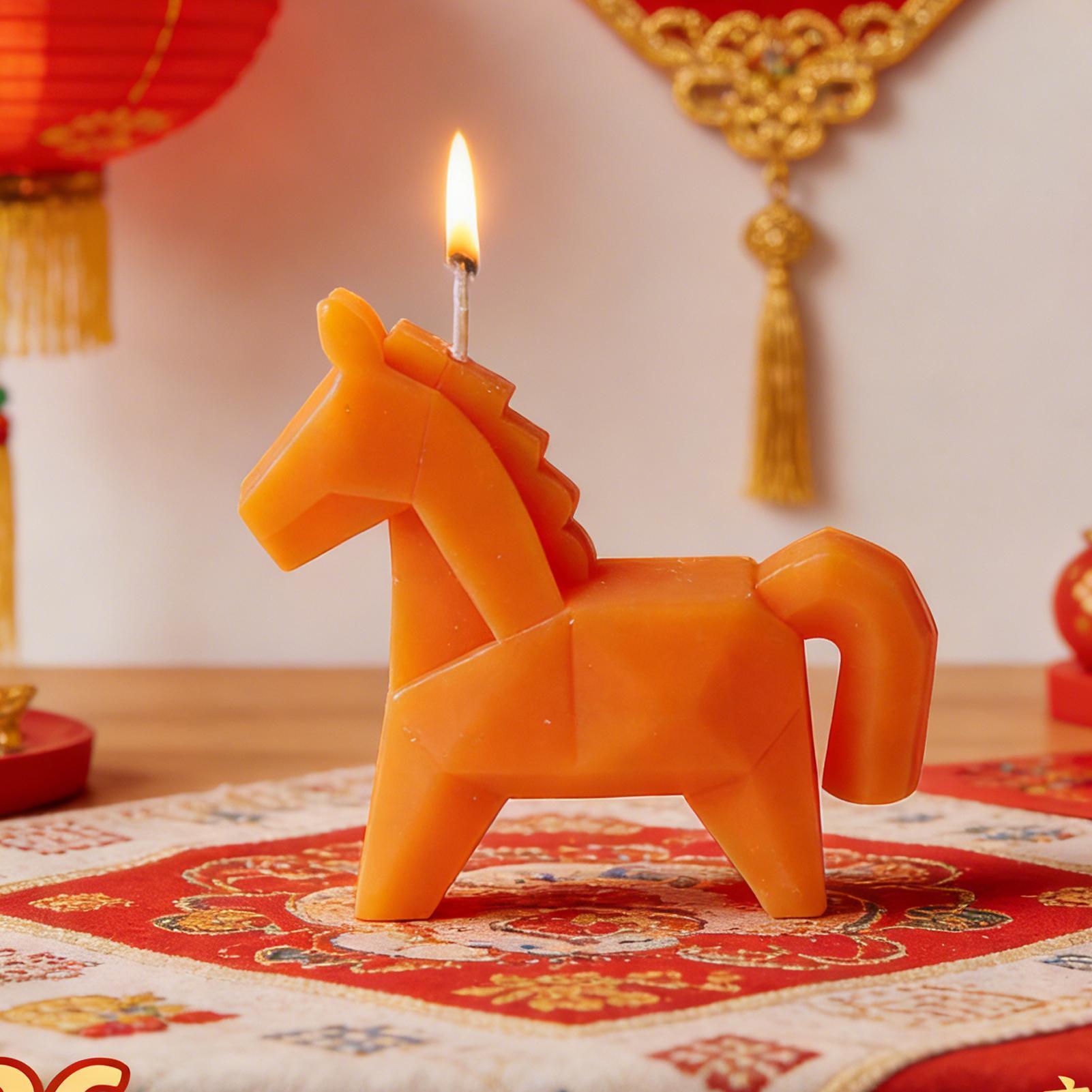 Beeswax Taper Candle - Ароматическая свеча в форме лошади, традиционное